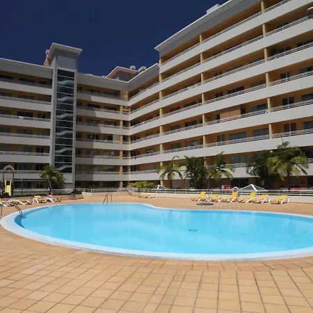 One Bedroom Holiday With Balcony And Pool Apartment *