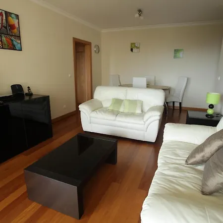 One Bedroom Holiday With Balcony And Pool Funchal (Madeira)